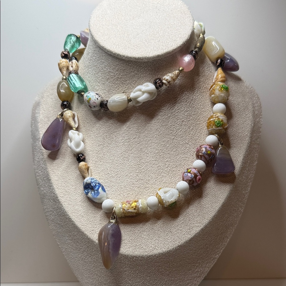 Exceptional amethyst milk glass  confetti wedding cake vintage Beaded Necklace